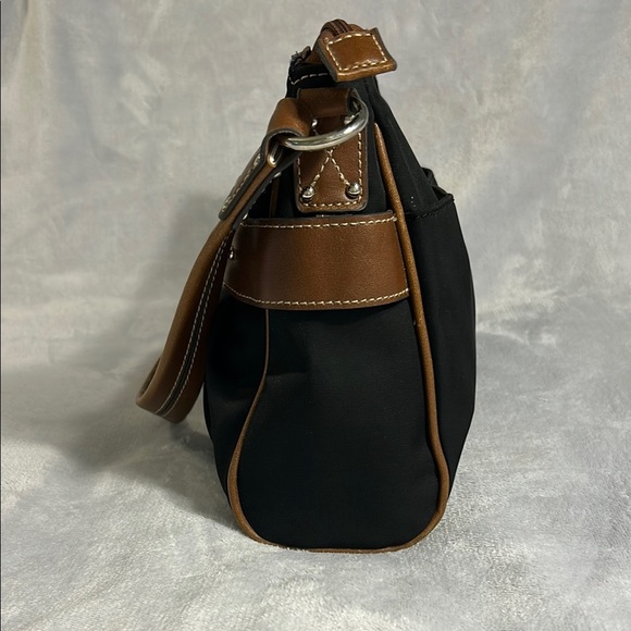 CHAPS Black and Brown Shoulder Bag with Silver Toned Buckle - Picture 4 of 10